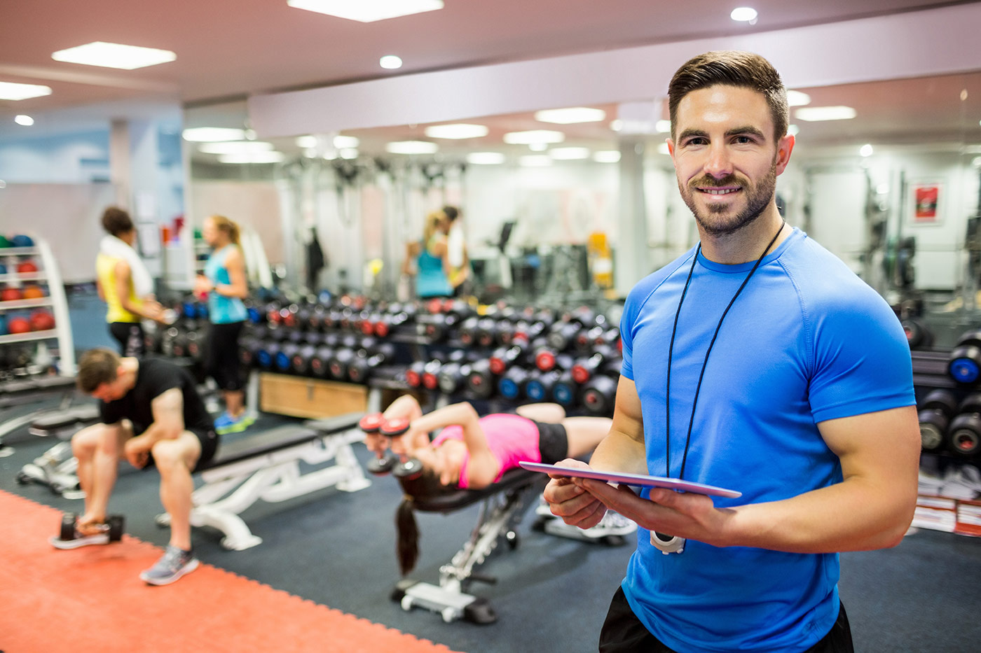 Wie wird man Fitnesstrainer? Tipps und Infos rund um die Ausbildung -- Fitnesstrainer Ausbildung
