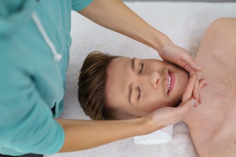Introbild Klassische Massagetechniken gegen Kopfschmerzen und Migräne