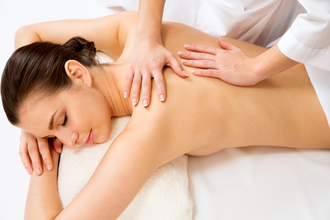 Introbild Massagen gegen Altern: Mit Massagen Schmerzen lindern 